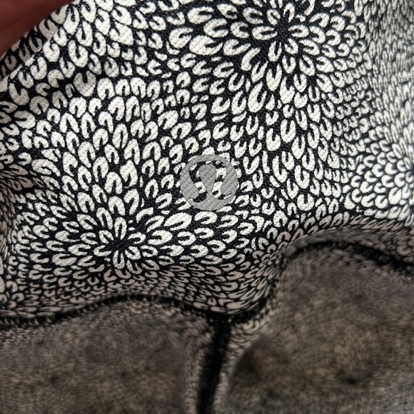 Lululemon Wunder Under Leggings - Picture 9 of 13